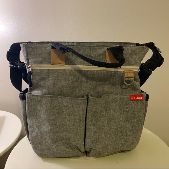 Skip hop diaper bag - Picture 4 of 10